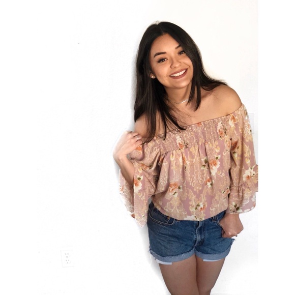 🔻LAST (L) Camellia Top - Picture 3 of 5